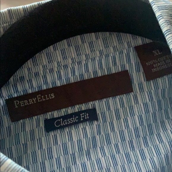 Perry Ellis Button down - Picture 2 of 4